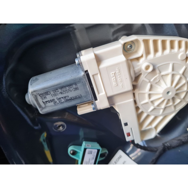 ELEVALUNAS DELANTERO IZQUIERDO 8K0837461 