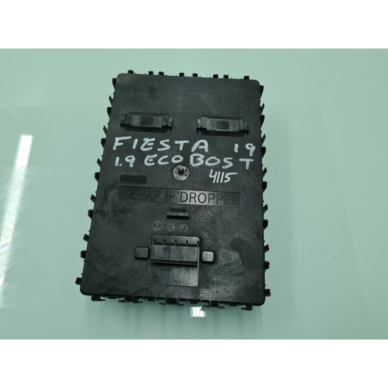 CAJA RELES / FUSIBLES JU5T15604BJH 