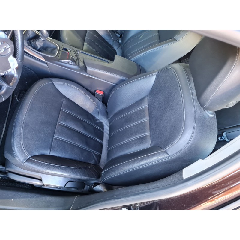 ASIENTO DELANTERO IZQUIERDO 