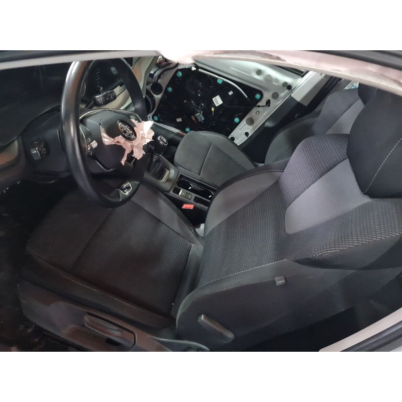 ASIENTO DELANTERO IZQUIERDO 