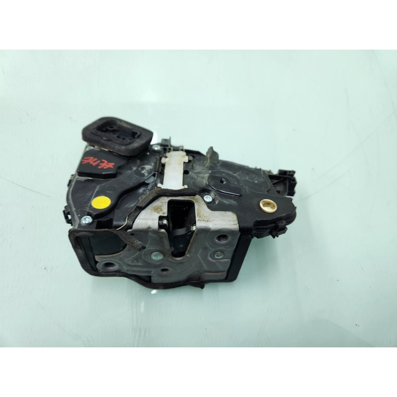CERRADURA PUERTA TRASERA IZQUIERDA 3J0839015 