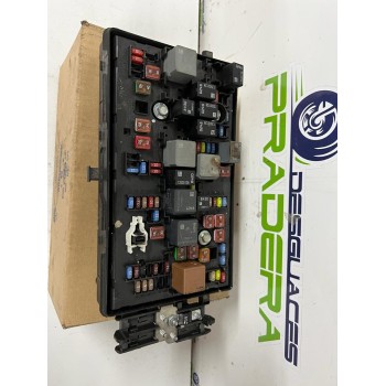 CAJA RELES / FUSIBLES 1327588104 