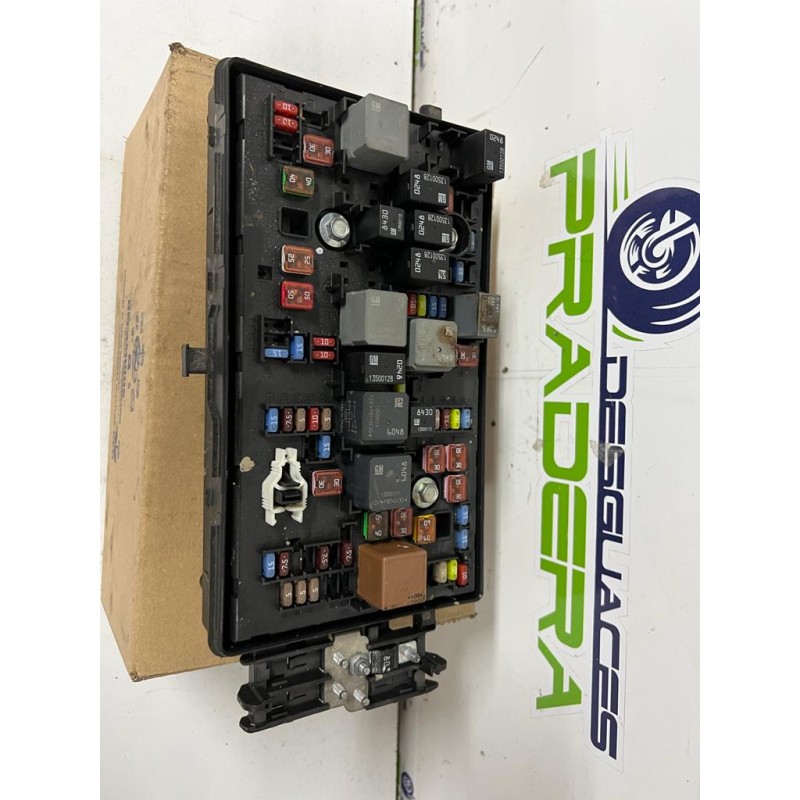 CAJA RELES / FUSIBLES 1327588104 