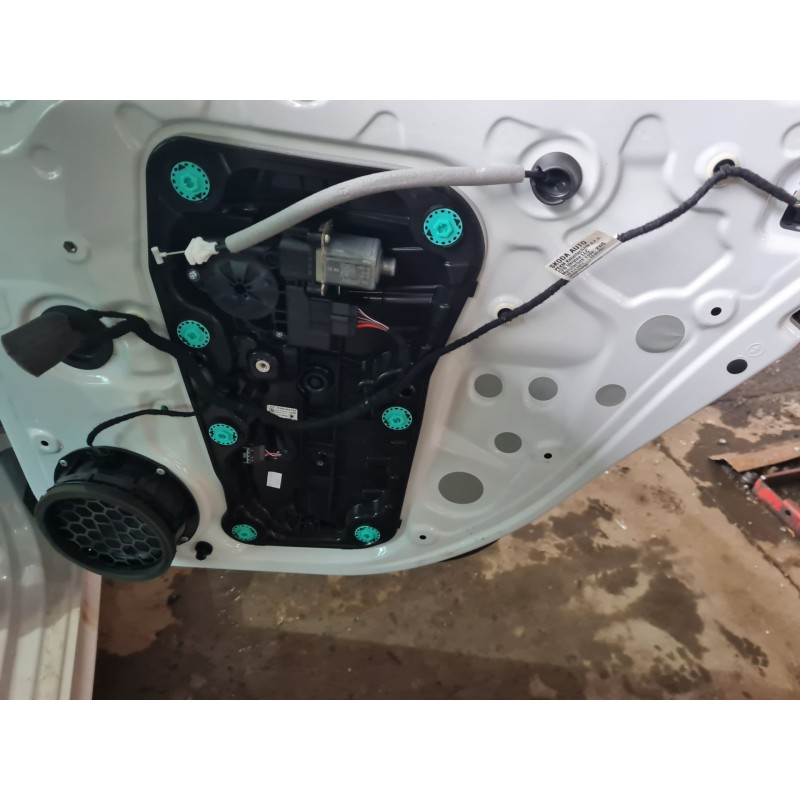 ELEVALUNAS TRASERO DERECHO 5E3839656A 