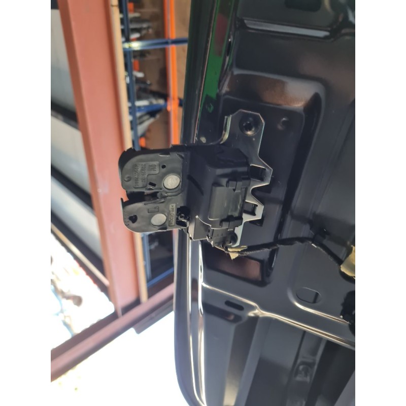 CERRADURA MALETERO / PORTON 