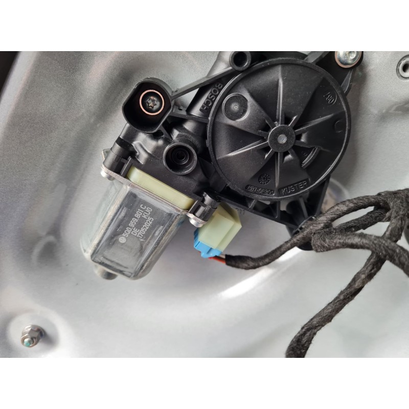 ELEVALUNAS DELANTERO IZQUIERDO 5FA837461E 