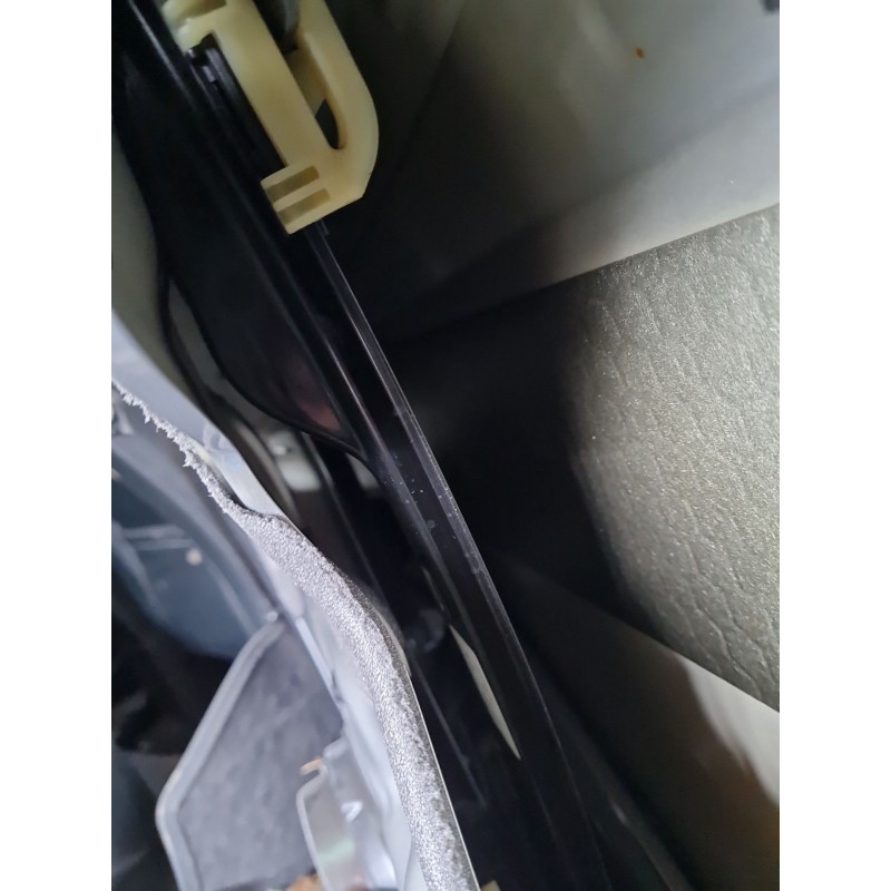 ELEVALUNAS TRASERO DERECHO GN15A27000EB 