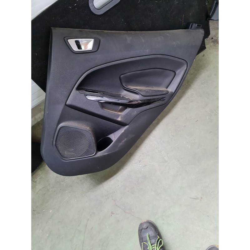 GUARNECIDO PUERTA TRASERA DERECHA GN15A274725E31T3 