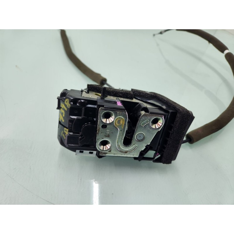 CERRADURA PUERTA TRASERA DERECHA 825004EA0A 