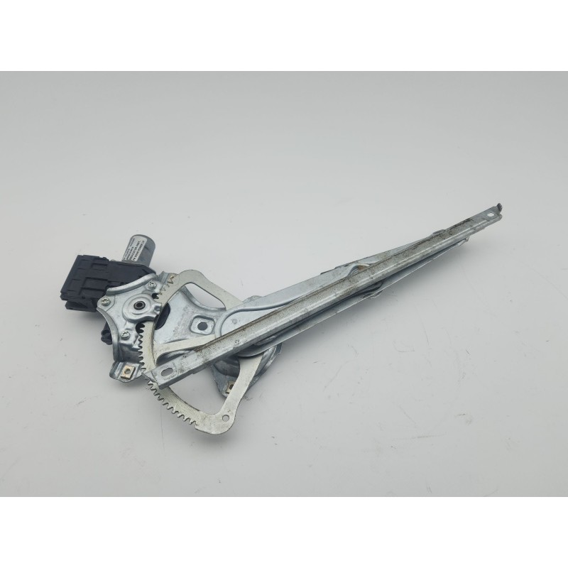 ELEVALUNAS DELANTERO IZQUIERDO 69820F4010 