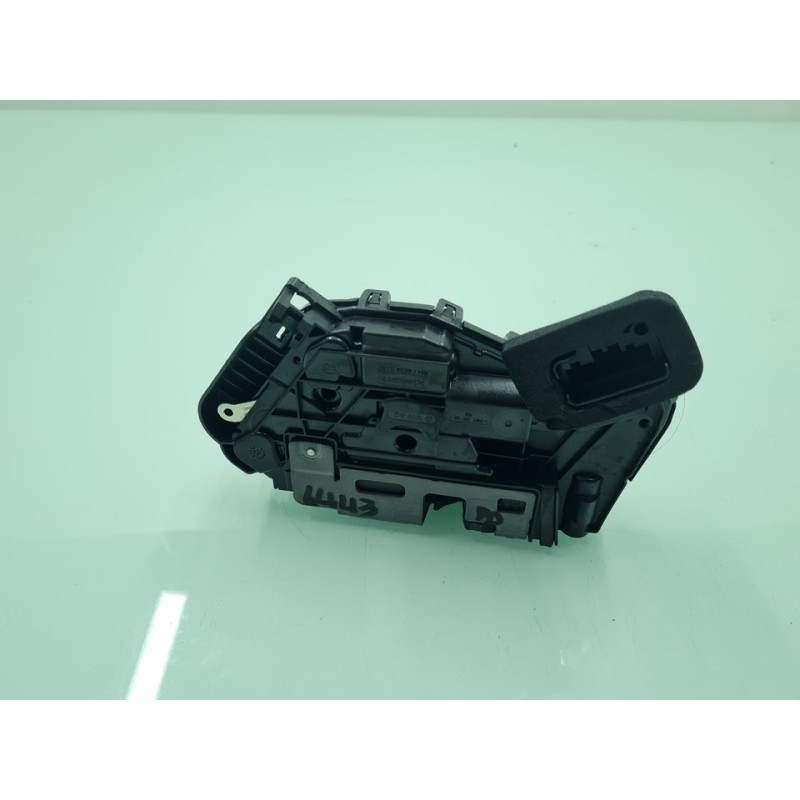 CERRADURA PUERTA DELANTERA DERECHA 5TB837016E 