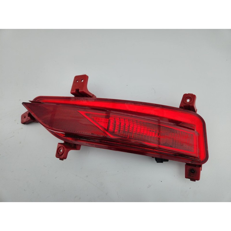 PILOTO TRASERO DERECHO PARAGOLPES 92406G47 