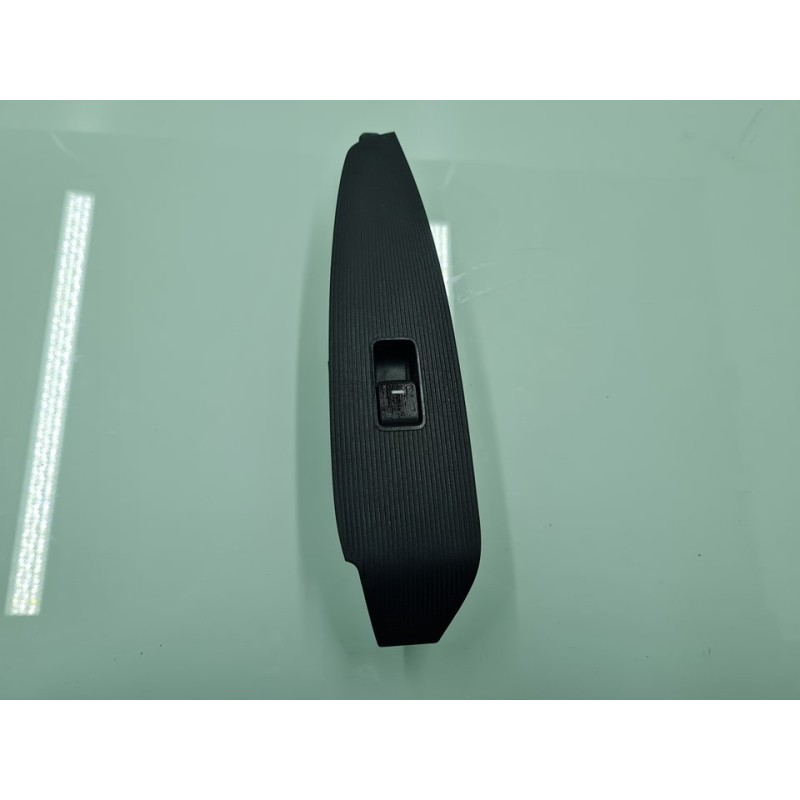 MANDO ELEVALUNAS DELANTERO DERECHO KD4566370 