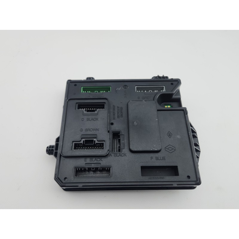 CAJA RELES / FUSIBLES 284B15986R 