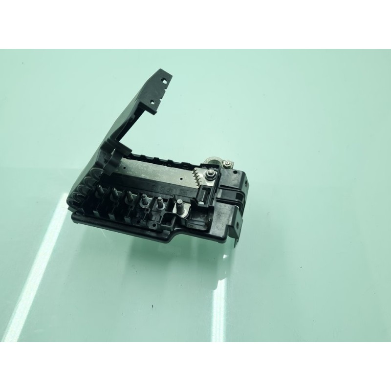 CAJA RELES / FUSIBLES 2Q0937548D 
