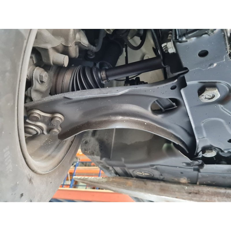 BRAZO SUSPENSION INFERIOR DELANTERO DERECHO 