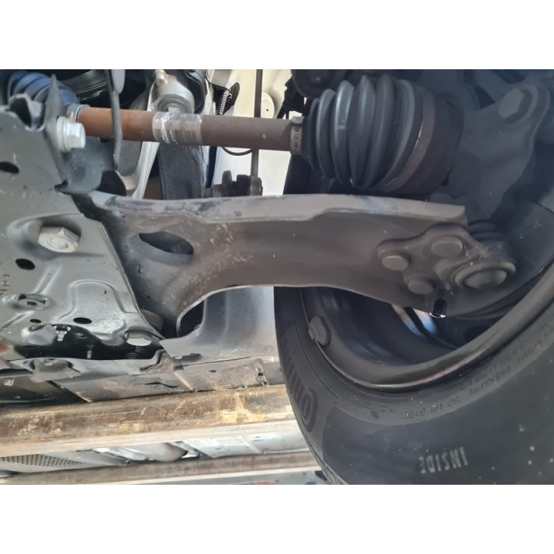 BRAZO SUSPENSION INFERIOR DELANTERO IZQUIERDO 