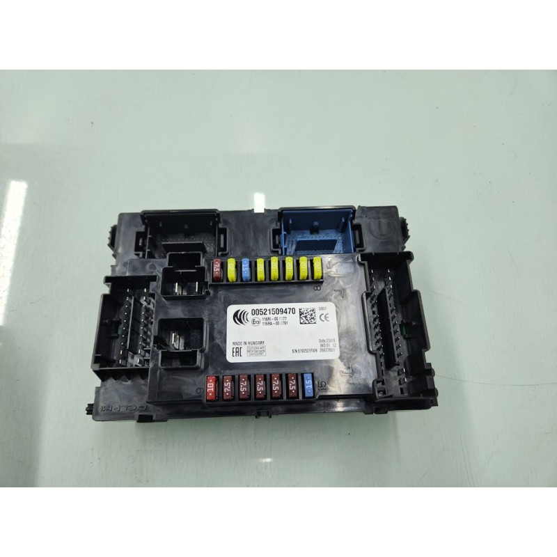 CAJA RELES / FUSIBLES 00521509470 
