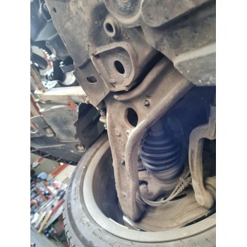 BRAZO SUSPENSION INFERIOR DELANTERO DERECHO 