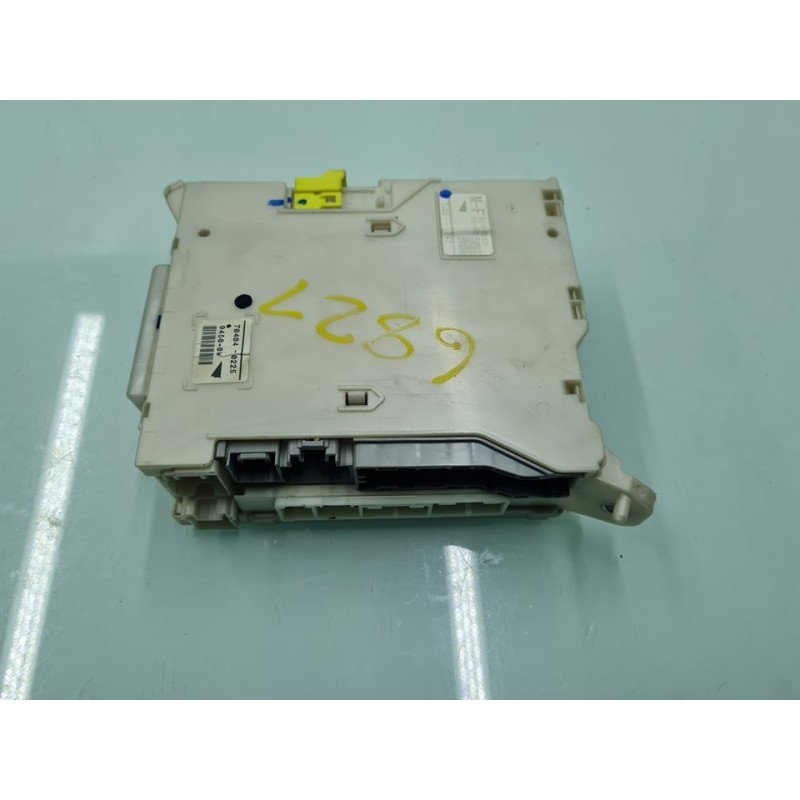 CAJA RELES / FUSIBLES 8273030631 