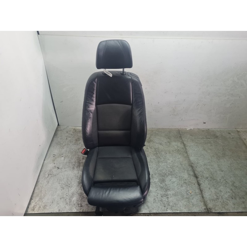 ASIENTO DELANTERO IZQUIERDO 