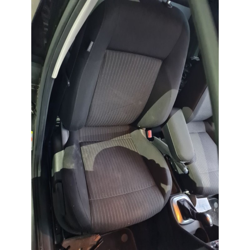 ASIENTO DELANTERO DERECHO 