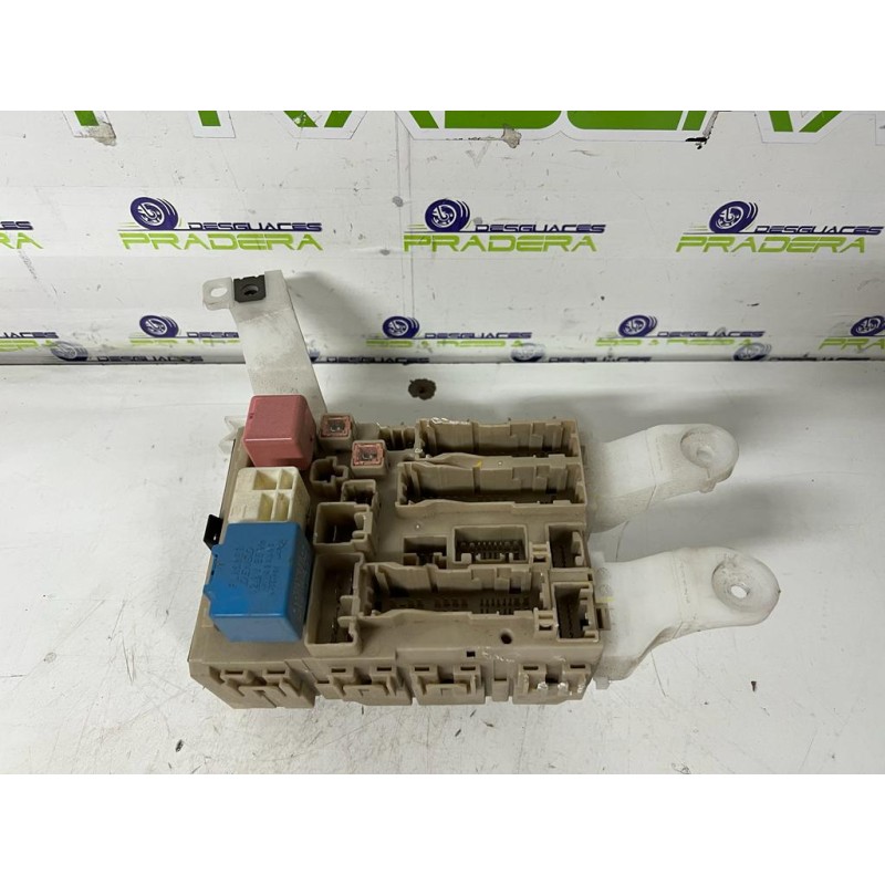 CAJA RELES / FUSIBLES 827300F052A 