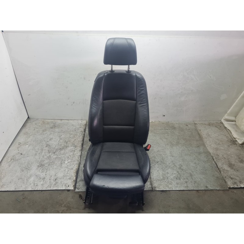 ASIENTO DELANTERO DERECHO 