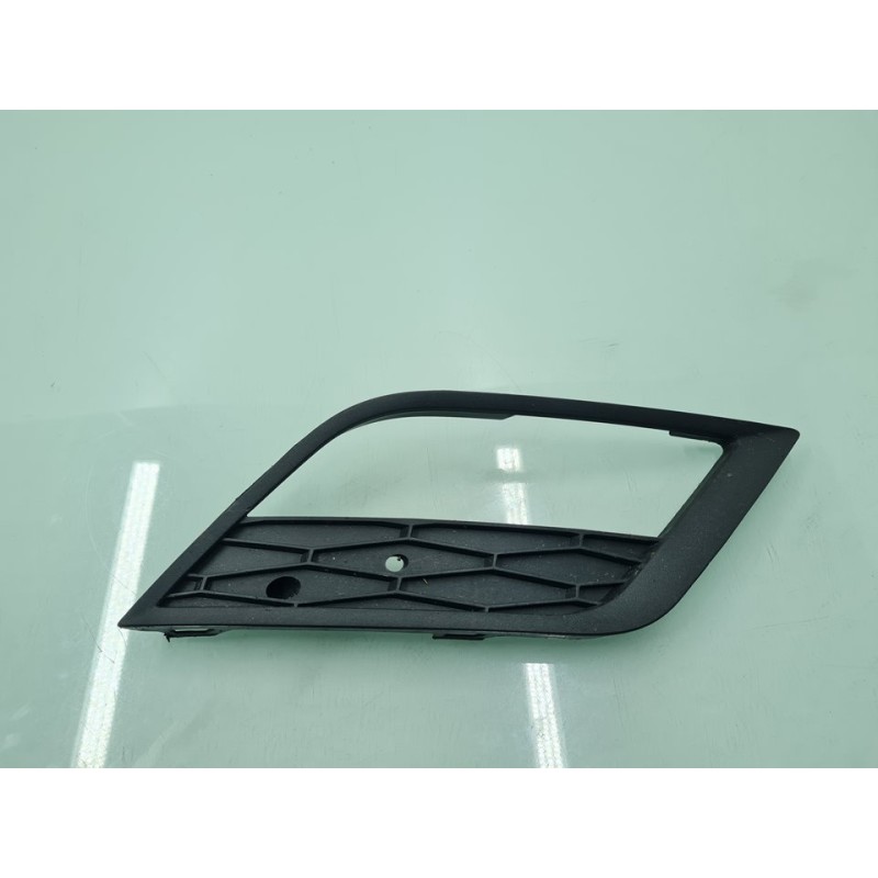 REJILLA PARAGOLPES DERECHA 5F0853666A 