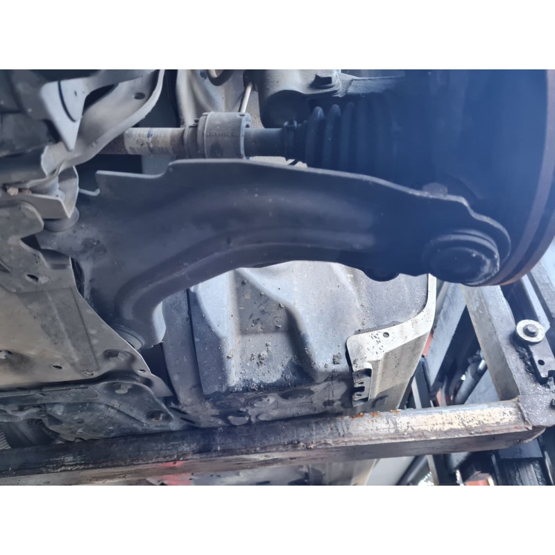 BRAZO SUSPENSION INFERIOR DELANTERO IZQUIERDO 
