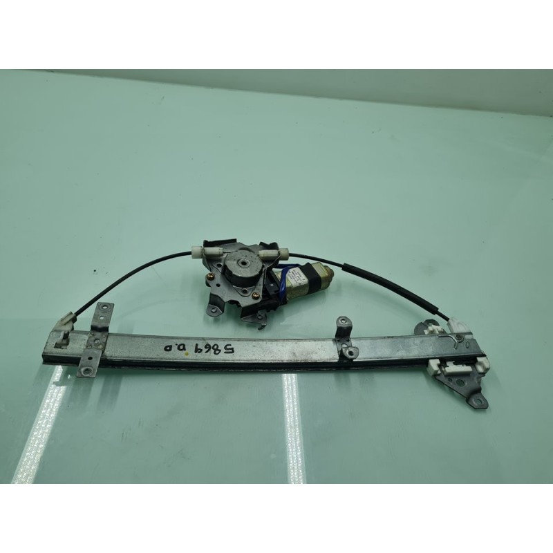 ELEVALUNAS DELANTERO DERECHO 807302S410 