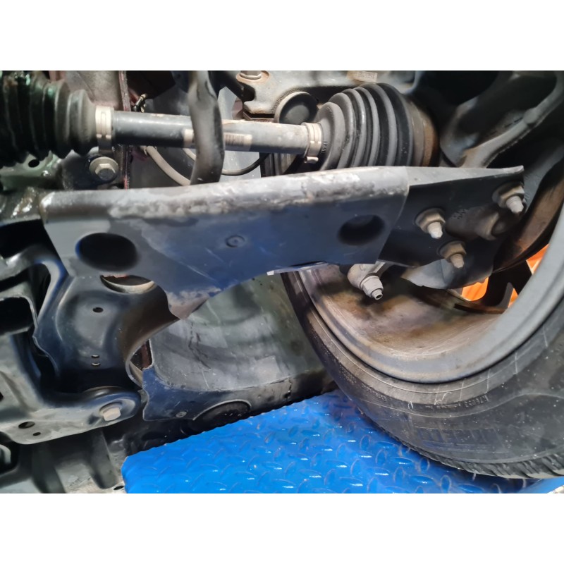 BRAZO SUSPENSION INFERIOR DELANTERO IZQUIERDO 2Q0407151D 