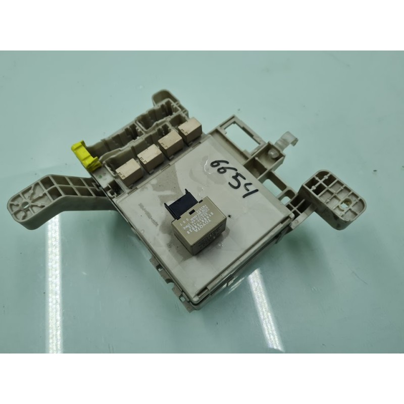 CAJA RELES / FUSIBLES 