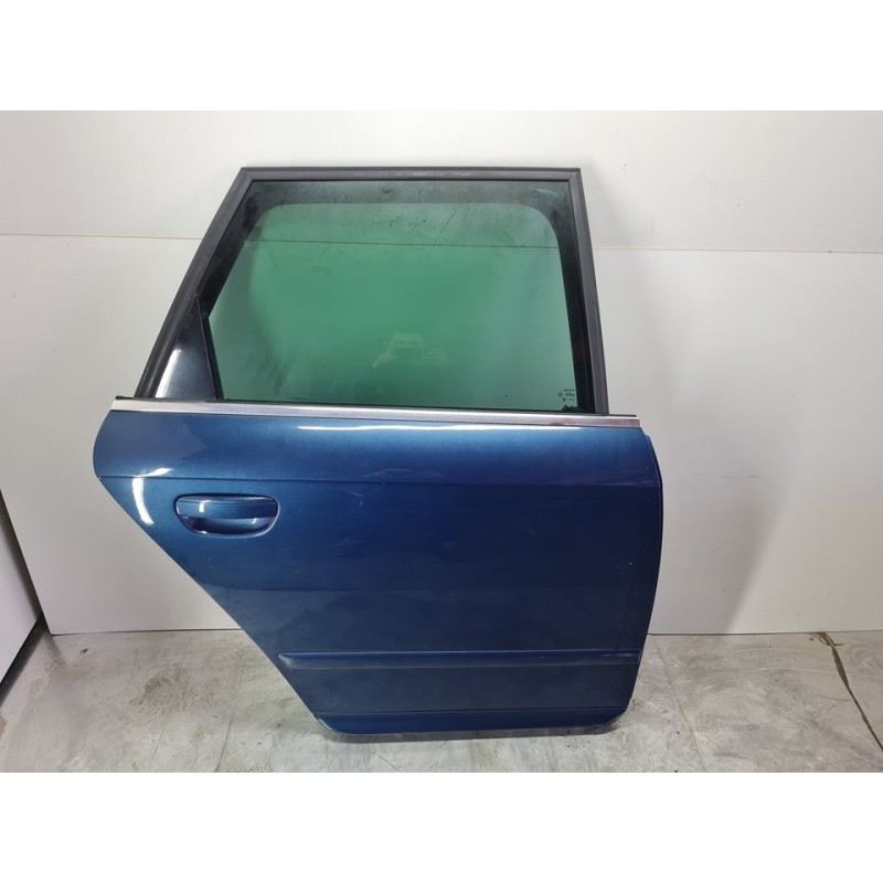PUERTA TRASERA DERECHA 3R0833052 