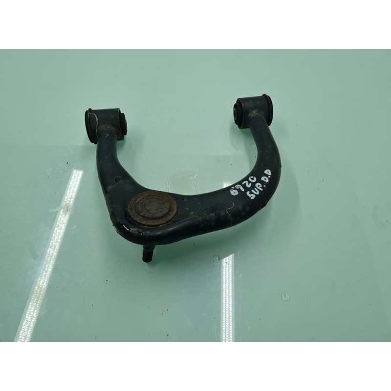 BRAZO SUSPENSION SUPERIOR DELANTERO DERECHO 