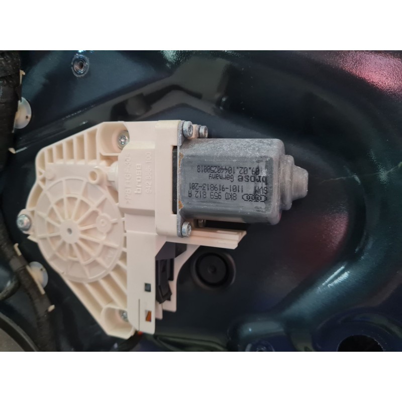 ELEVALUNAS TRASERO DERECHO 8K0839462A 