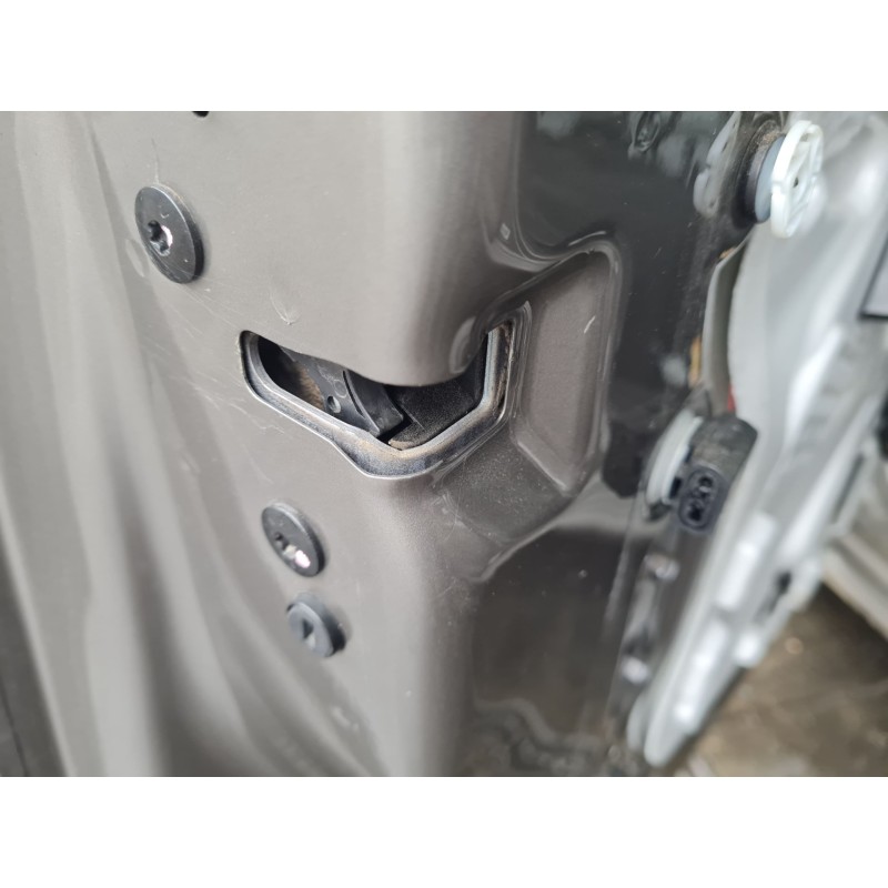 CERRADURA PUERTA DELANTERA IZQUIERDA 