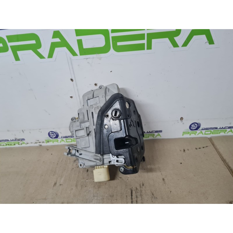 CERRADURA PUERTA TRASERA DERECHA CZ3C4839016A 