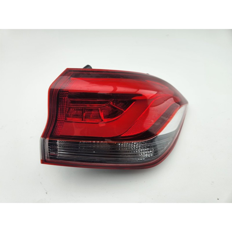 PILOTO TRASERO DERECHO 92402S0000 