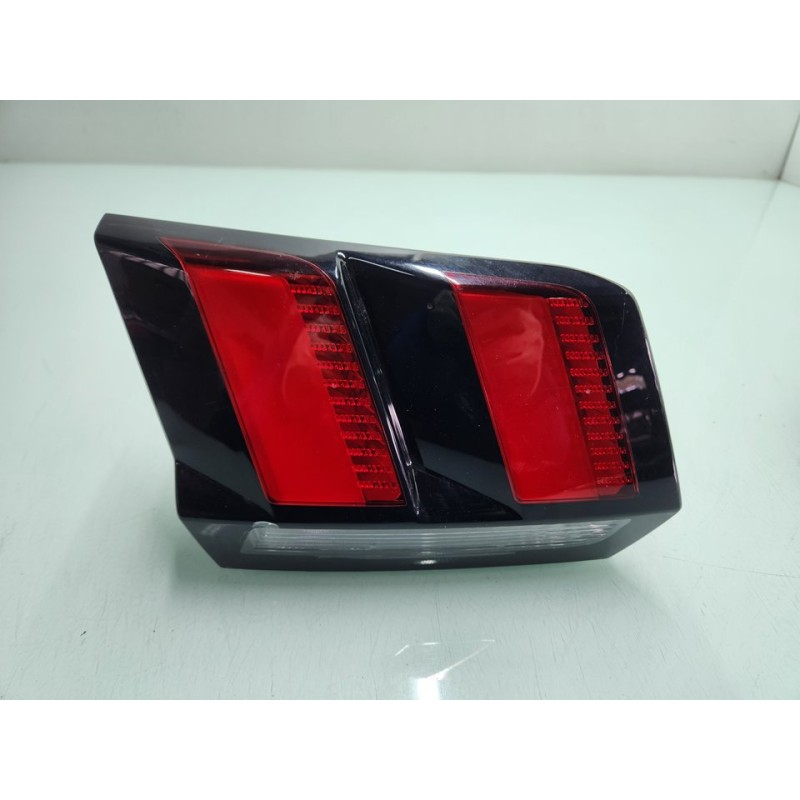 PILOTO TRASERO IZQUIERDO INTERIOR 9810477880 