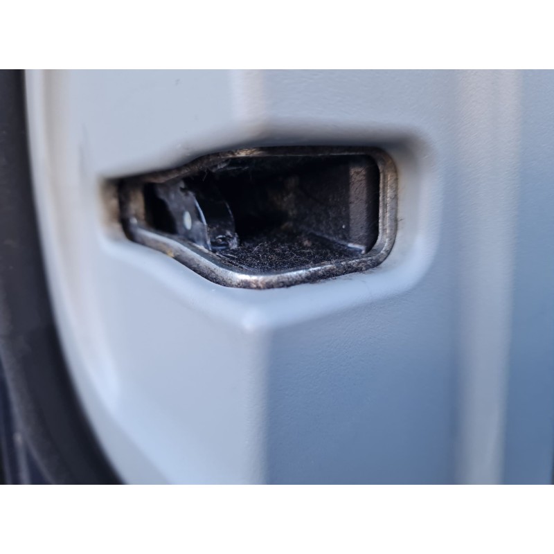 CERRADURA PUERTA DELANTERA IZQUIERDA 
