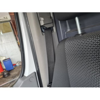 CINTURON SEGURIDAD DELANTERO DERECHO 