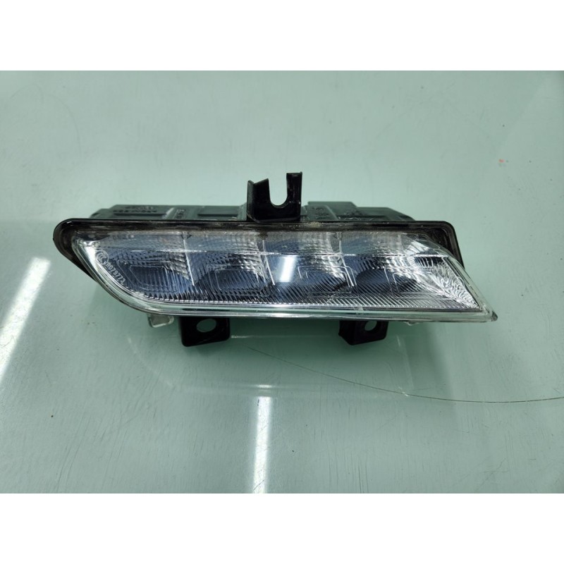 LUZ DIURNA IZQUIERDA 89208541 