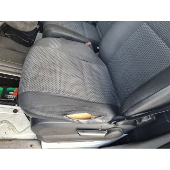 ASIENTO DELANTERO IZQUIERDO 