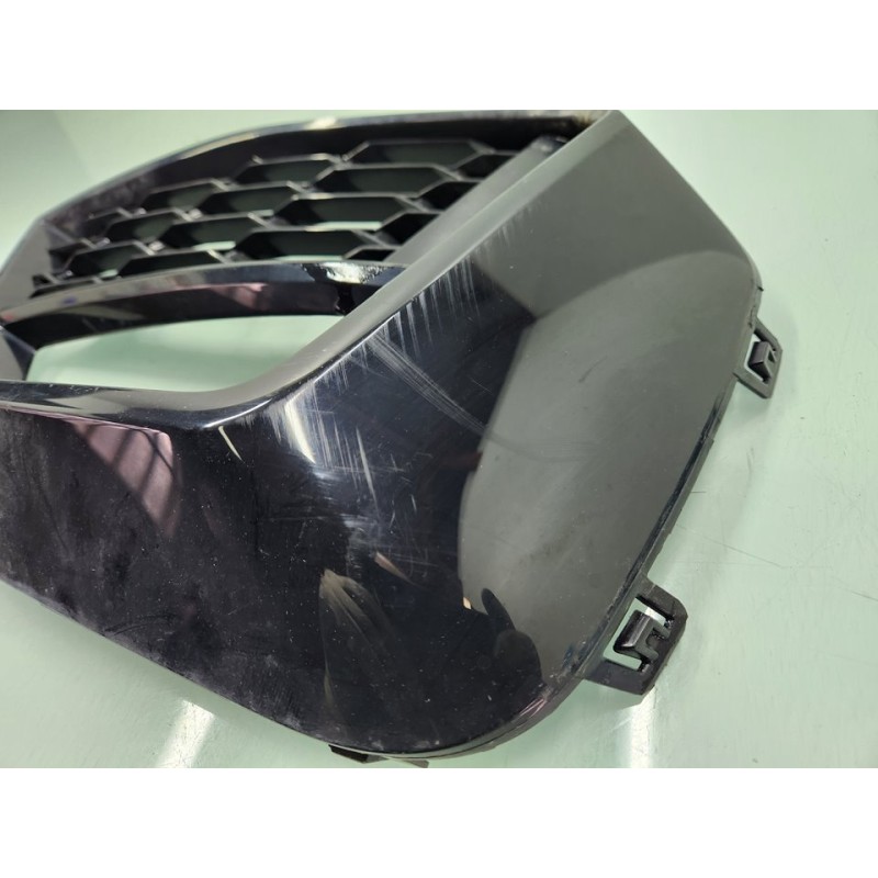REJILLA PARAGOLPES DERECHA 51118075488 