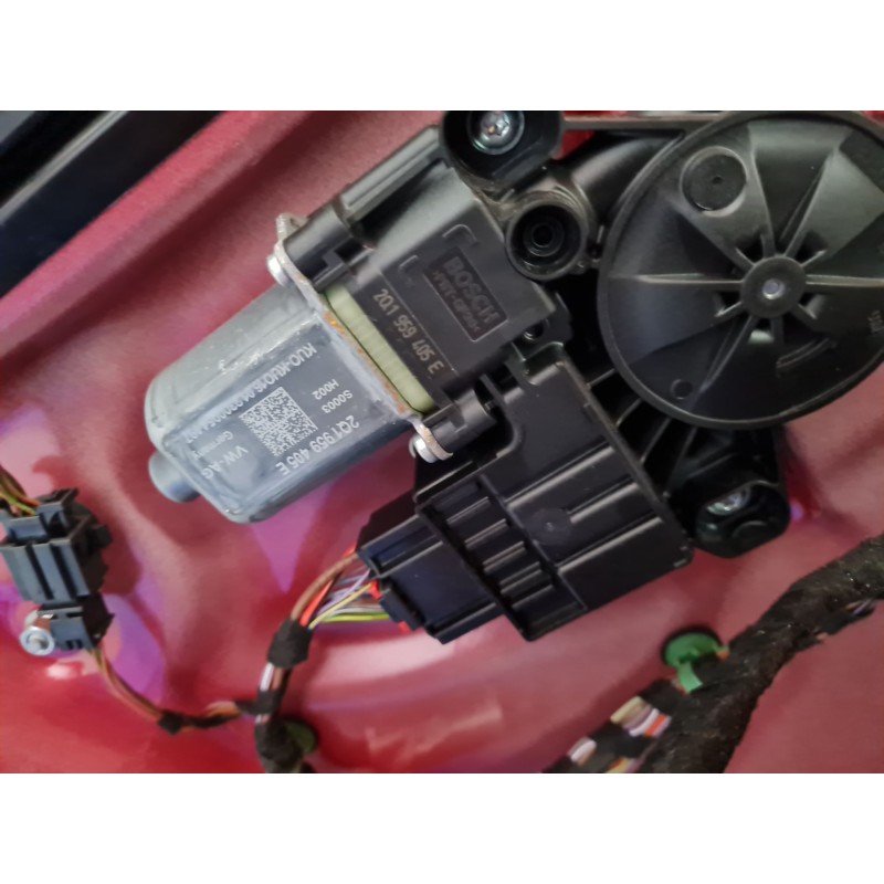 ELEVALUNAS DELANTERO IZQUIERDO 6F0837461E 