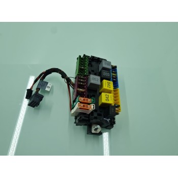 CAJA RELES / FUSIBLES A2469067100 