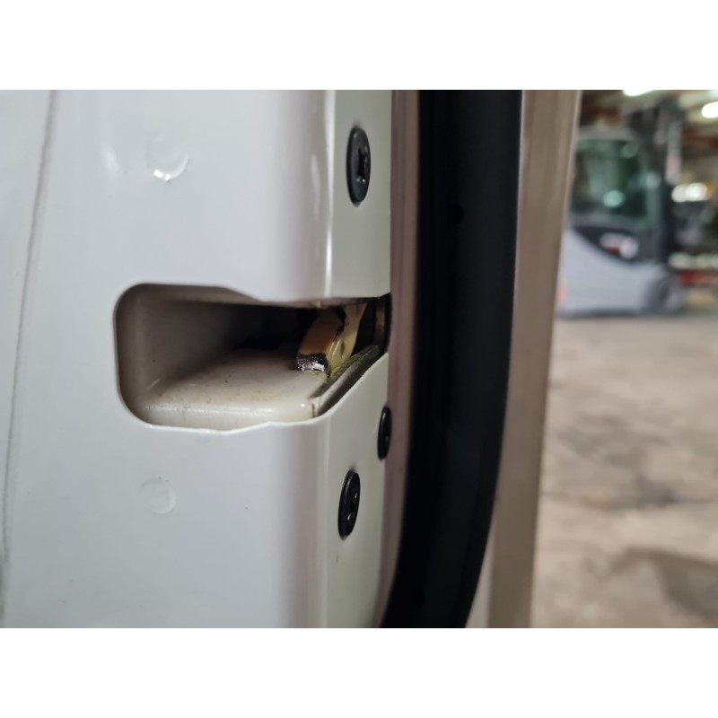 CERRADURA PUERTA DELANTERA DERECHA KD5358310 