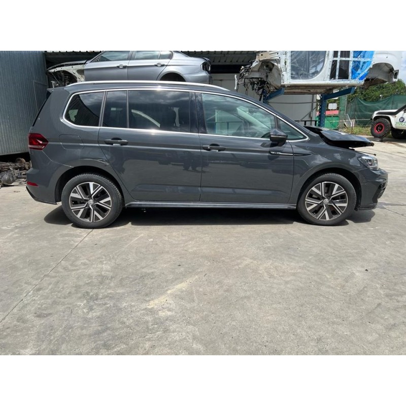VOLKSWAGEN TOURAN (5T1)