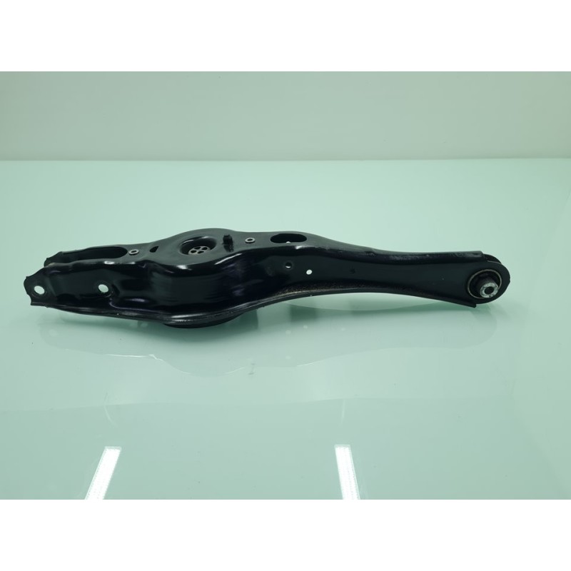 BRAZO SUSPENSION INFERIOR TRASERO DERECHO 5QA505371D 